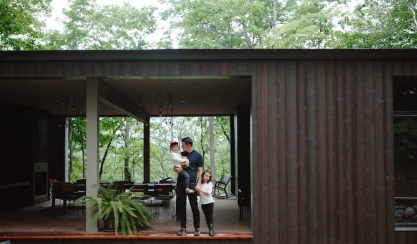 Modernes Hygge-Supply-Haus Birch Le inmitten eines Waldgrundstücks